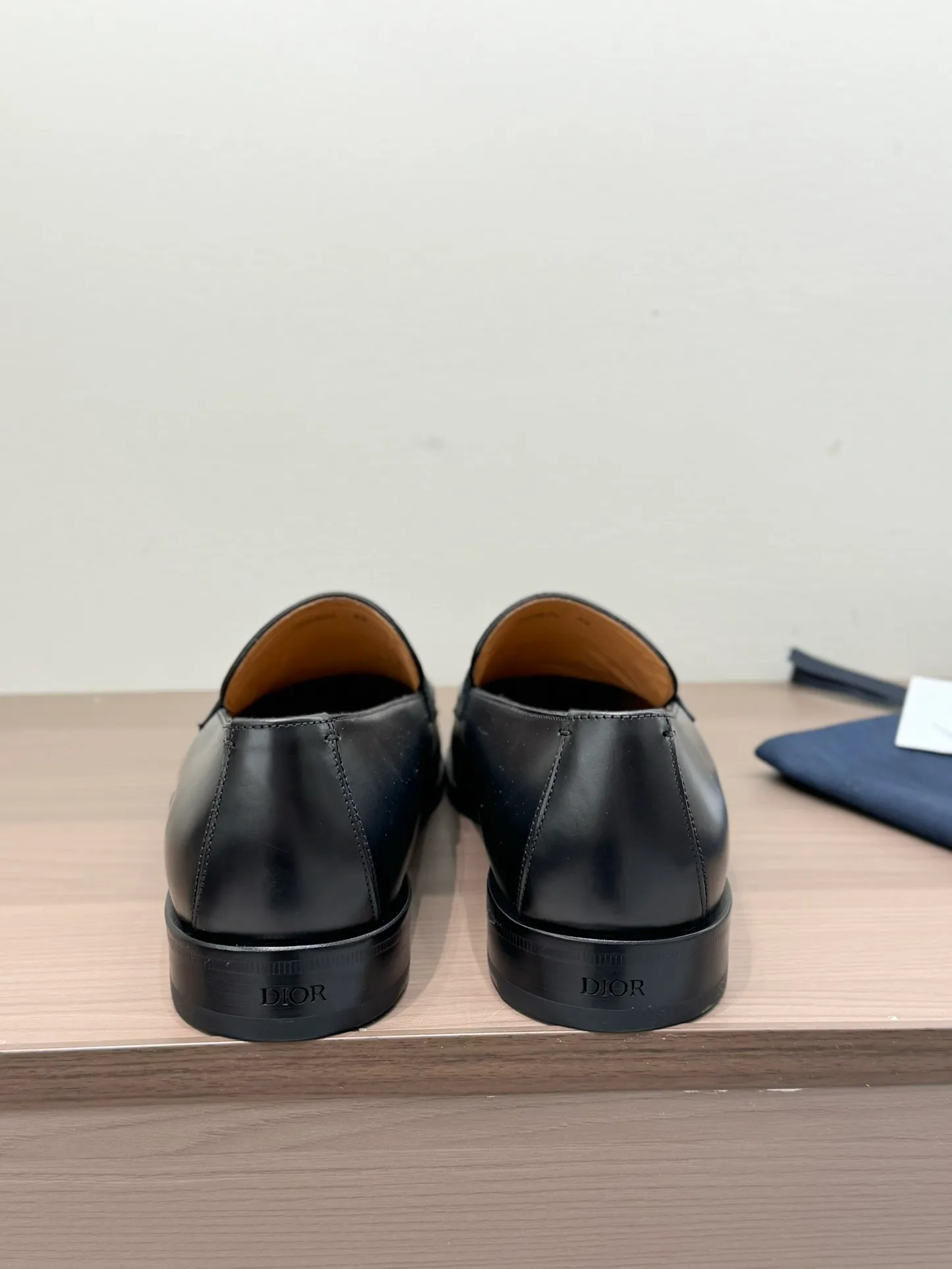 [Dior] Top P: 960💰 Standard code 39-44 (38.45.46 custom-made, non-returnable and non-exchangeable) Dior Dior's latest high-end men's boutique casual leather shoes, imported cowhide upper, water-dyed cowhide lining, imported leather outsole, perfect details are impeccable.